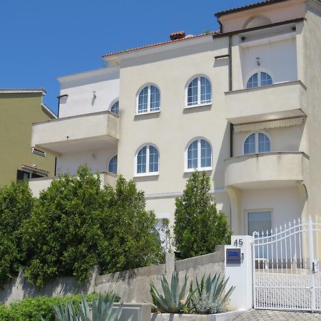 Apartments Villa Urbajs فيرسار المظهر الخارجي الصورة