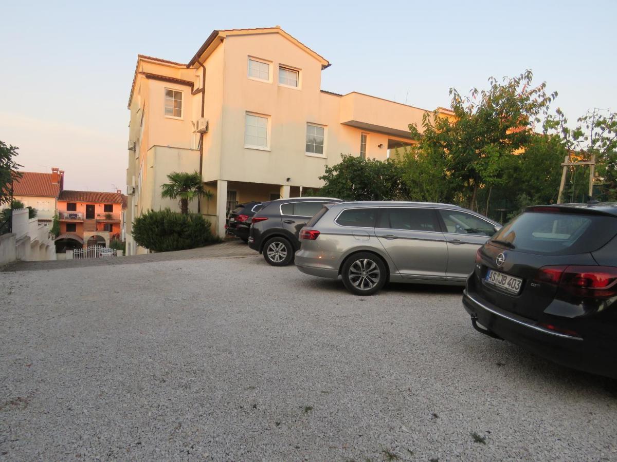 Apartments Villa Urbajs فيرسار المظهر الخارجي الصورة